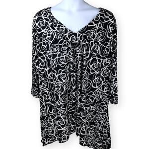 Avenue Floral Tunic Top Black White V Neck Plus Size 30